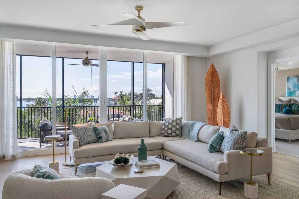 GV Model 302 - Living Room